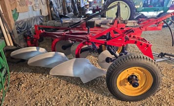 Main image International Harvester 8